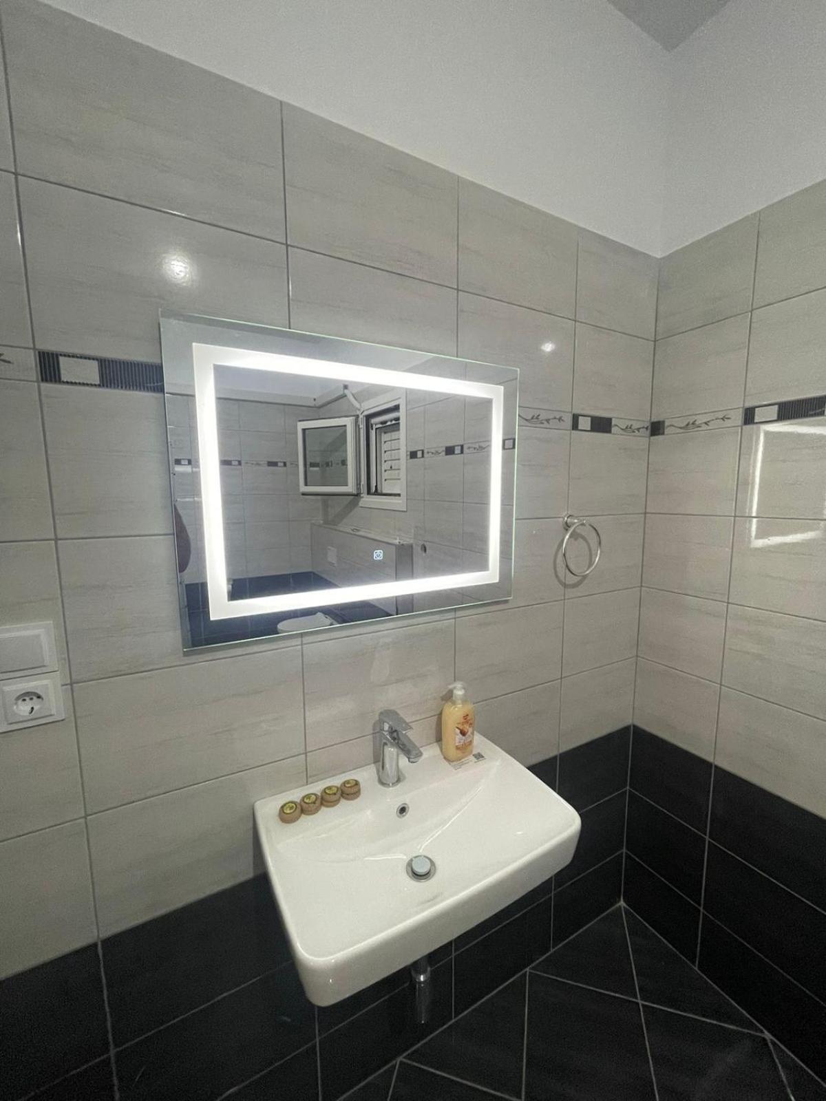 Vanesa Rooms Sarandë Exterior foto
